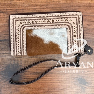 กระเป๋าคลัทช์หนังวัวแกะสลักมือกระเป๋าเงินหนังสไตล์ตะวันตกดีไซน์สวย - Product Image 1