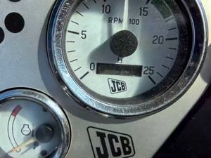 รถตักล้อยาง JCB 3CX แบบขับเคลื่อน 4 ล้อ พร้อมหัวขุดด้านหน้าและด้านหลัง |   รถตักล้อยางตีนตะขาบไฮดรอลิก JCB 3CX - Product Image 4