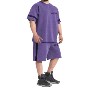 Camiseta y pantalones cortos de manga corta con logotipo personalizado de verano para hombre de dos PC OEM en chándal de tamaño de colores a juego para primavera - Product Image 2