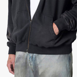 Sweat à capuche zippé doux pour hommes-confortable, de haute qualité et idéal pour les vêtements décontractés et les activités de plein air. - Product Image 4