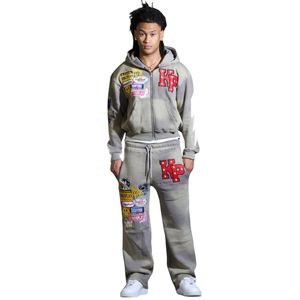 Ensemble survêtement homme déchiré avec patchs graphiques, sweat à capuche zippé et pantalon de jogging en molleton, tenue décontractée streetwear assortie - Product Image 2
