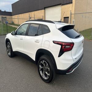 Chevrolet Trax LT 2024 USADO EN BUEN ESTADO - Product Image 2