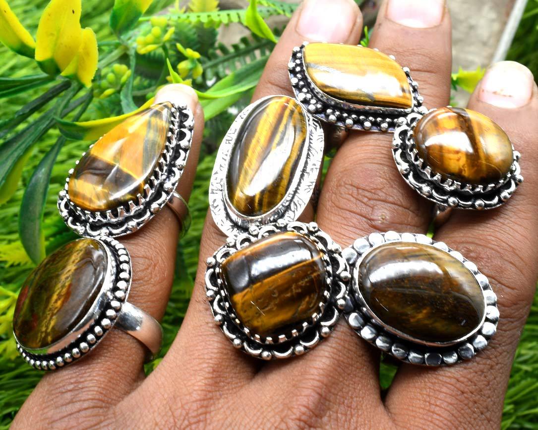 สีน้ำตาล