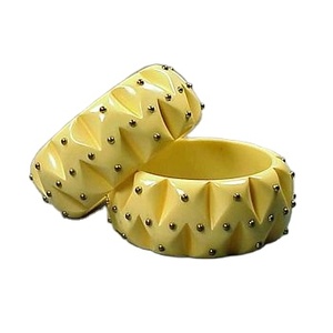 Bracelets en résine jaune à pointes de haute qualité, style punk, uniques et élégants, en céramique, bijoux unisexes tendance pour femme - Product Image 1