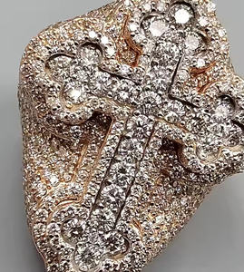 Iced Out Princess Cut Cross Diamond Custom Bust Down Hip Hop Anillo de campeón para hombres Diamantes de moissanita tachonados 14kt Oro amarillo - Product Image 6