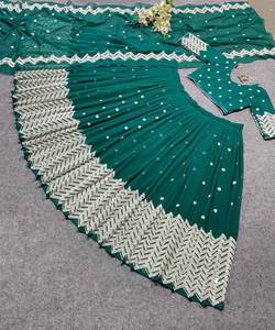 Lahenga choli ชุดงานแต่งสำหรับงานแต่งงานชุดตัดเย็บเสื้อผ้าแบบพิเศษ - Product Image 3