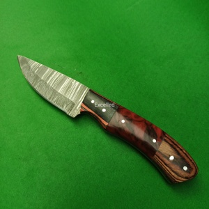 Couteau de chasse en acier damas personnalisé fait à la main, couteau de survie EDC, manche en bois et résine Pakka, couteaux japonais - Product Image 5