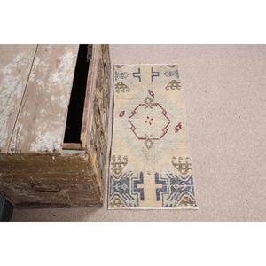 Alfombra Turca, Alfombra Pequeña de 1.2x2.8 pies, Alfombra de Lana Azul y Roja - Product Image 3