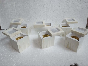 Quemadores Bakhoor cuadrados con incrustaciones geométricas hechas a mano, soportes de incienso de resina y hueso surtidos con parte superior de malla - Product Image 2