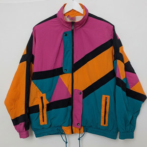 Chaqueta Color Block Chaos Estilo Urbano de los 90 con Diseño de Patrones Atrevidos para Moda Casual y Urbana - Product Image 1