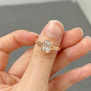 Anillo de compromiso de moissanita con corte de cojín de 2,95 CT, juego de bisel de plata 925 con banda de catedral doble en negrita, estilo antiguo certificado GIA - Product Image 2