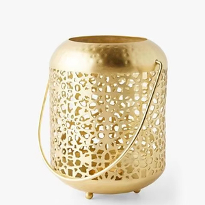 Farol de Ramadán de Metal Hecho a Mano para Decoración Cultural que Introduce la Tradición de Oriente Medio en Hogares Modernos - Product Image 1