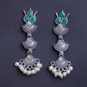 Boucles d'oreilles pendantes vertes chic et tendance - Product Image 2
