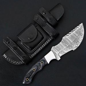 Cuchillo de caza de acero D2 hecho a mano con patrón de textura martillada en hoja regalo para hombres/cuchillos personalizados - Product Image 3