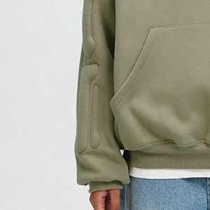 Sweat à capuche surdimensionné en coton 100% avec motif en relief 3D personnalisé, poids lourd d'hiver 500GSM, design de poche, streetwear, fabricant de mode - Product Image 3