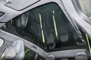 รถซีดานขนาดกลาง P7 ขับเคลื่อน 4 ล้อ ด้วยพลังงานไฟฟ้า 100% กำลังไฟ 203 กิโลวัตต์ ระยะทางวิ่ง NEDC 601-700 กิโลเมตร แบตเตอรี่ 70-90 กิโลวัตต์ชั่วโมง ปี 2024 - Product Image 4