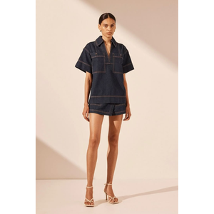 Ensemble de costume en denim délavé foncé pour femme tenue deux pièces avec coupe sur mesure, design minimaliste et style de rue à la mode - Product Image 2