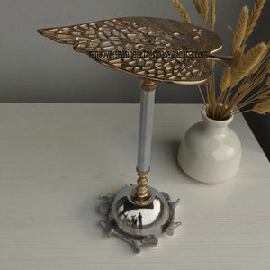 Table d'appoint polie moderne de luxe en forme de feuille de métal Table décorative unique pour salon chambre bureau Antique traditionnel - Product Image 4
