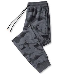 Vêtements d'hiver personnalisés en coton molletonné de couleur unie 320GSM pour hommes pantalons pantalons de survêtement surdimensionnés pantalons pour hommes conception camouflage - Product Image 2