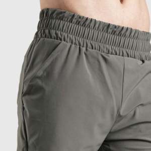 กางเกงขาสั้น Ray Sporty Cargo รุ่น 2.0 ผลิตจากโพลีเอสเตอร์ 100% ความยาวขาใน 5 นิ้ว เอวยางยืด ปักโลโก้ มีสีเทาให้เลือก - Product Image 5
