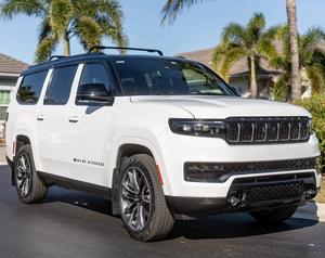 Jeep Grand Wagoneer L Serie III 2025, Usado con Cuidado, Motor de Seis Cilindros en Línea Biturbo de Alto Rendimiento que Produce 540 hp - Product Image 1