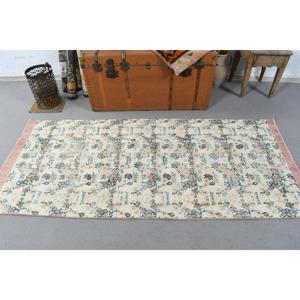 Tapis turc vintage 2,9x6,6 pieds, tapis en laine blanc avec accents de plantes et d'arbres - Product Image 3