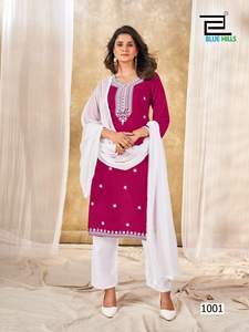 Présentation d'un nouveau costume Kurti pantalon avec dupatta en tissu rayonne pur pour un look élégant, pour un usage décontracté et festif, pour femmes - Product Image 6