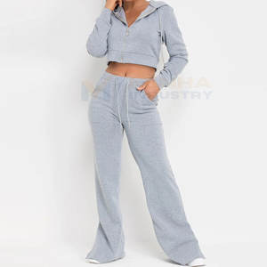 เสื้อครอปท็อปทรงบานแบบแทรคสูทสำหรับผู้หญิง ผลิตในปากีสถาน  ใหม่ล่าสุด  ขายแล้ว - Product Image 4