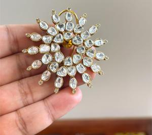 Encantadores Pendientes Modernos de Latón Chapado en Oro de la Mejor Calidad con Moissanita, para Bodas y Fiestas - Product Image 1