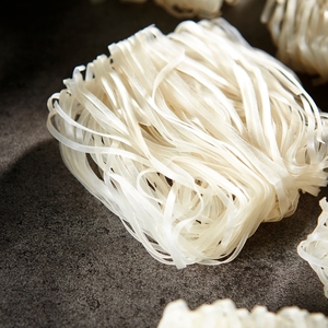 Nouilles de riz pur vente chaude nouilles de riz séchées sac 24 mois durée de conservation 100% riz propre Viet Nam Nadisa aliments frais - Product Image 3