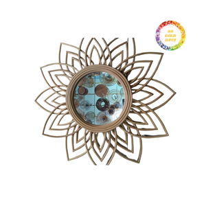 Espejo de decoración de pared de ratán hecho a mano y elegante para estilo de dormitorio - Product Image 1