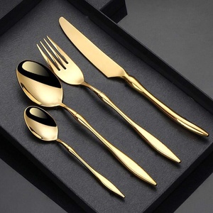 Juego de cubiertos reutilizables de diseño pulido con espejo dorado para restaurante con mango largo Juego de cubiertos de acero inoxidable - Product Image 1