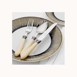 Juego de cubiertos de plata pulida de acero inoxidable con mango de resina martillada para uso doméstico y hotelero, suministro a granel - Product Image 1