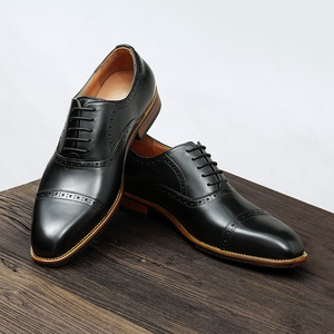 รองเท้าทางการหนังออกแบบแฟชั่นมีรายละเอียดแบบเจาะรูพื้นในรองเท้าวันที่ทำธุรกิจสำหรับผู้ชาย - Product Image 2