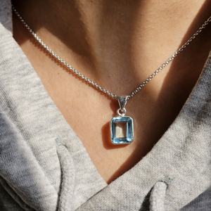 Pendentif rectangulaire en topaze bleue et argent, léger, religieux, en argent sterling 925, pierre précieuse - Product Image 4