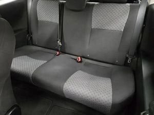 Toyota Ya ris L 2015 - Product Image 5