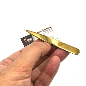 Pinzas para cejas puntiagudas Chapado en oro Logotipo personalizado Acero sostenible Puntas puntiagudas Pinzas para cejas - Product Image 4