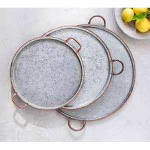 Plateau de service en métal galvanisé robuste et léger idéal pour organiser des articles sur des comptoirs ou des tables à manger - Product Image 2