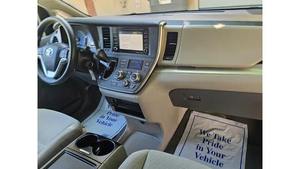 Offres Spéciales 2022 Sienna 9AAS LE 8 places Traction Avant – Véhicules d'occasion haut de gamme en parfait état, prêts à être expédiés - Product Image 2