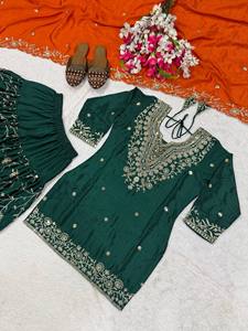 Traje Punjabi de Diseño con Bordado Georgette y Lentejuelas, Top, Dhoti y Dupatta, Verde, para Invierno y Verano, Protección Solar, Secado Rápido - Product Image 3