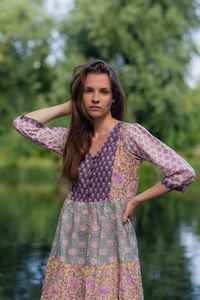 Vestido Bohemio Janis, Estampado a Mano, Algodón Casual, Informal, Algodón Puro, Floral, Arcoíris, Verano, Hecho a Mano, Moda Ética - Product Image 4