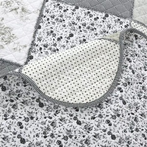 Simple Style Lightweight Bedspread Coverlets Set Soft Touch Geometric Pattern All Season Use for Home Wholesale - Product Image 2