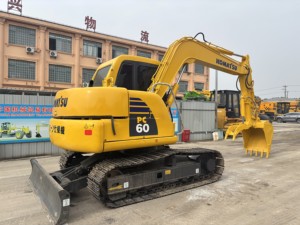 Excavatrice hydraulique PC60 6 TONNES Compacte et puissante avec moteur et boîte de vitesses pour la construction, l'aménagement paysager et les services publics - Product Image 2