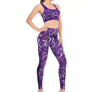 Ensemble de yoga imprimé pour femmes, style tendance, vêtements de sport, vente en gros, fabriqué au Pakistan - Product Image 1