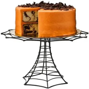 Vente en gros de support à gâteau en toile d'araignée noir pour Halloween style métallique unique pour les fêtes et le service de mariage - Product Image 1
