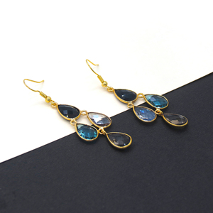 Boucles d'oreilles pendantes bohèmes à fleurs multi-pierres |   Cristal d'onyx noir, quartz bleu, topaze, quartz fumé |   Plaqué or 18 carats sur nickel - Product Image 3