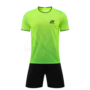 2024 Combinaison de football personnalisée en polyester à séchage rapide avec logo et impression par sublimation - Product Image 1