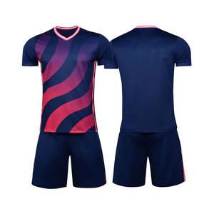 Ropa deportiva, sublimado uniforme de fútbol, jersey de cuello redondo hecho en poliéster con pantalones cortos, uniforme de fútbol con nombre de equipo personalizado - Product Image 1