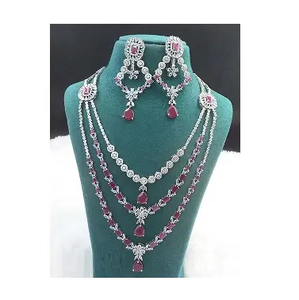 Elegante conjunto de collar y pendientes de latón AD Estilo clásico para cualquier ocasión especial Precio de exportación disponible - Product Image 1