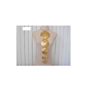 Atractivo collar con colgante de latón para boda y fiesta, uso del mejor diseñador 100%, collar de latón de alta calidad, el mejor estilo - Product Image 1